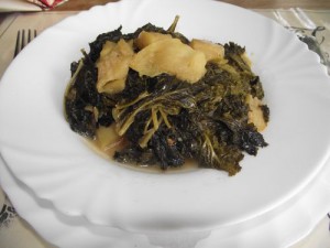 Apfel-Zwiebel-Gruenkohl mit Speck