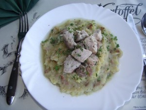 Mauke mit Brühfleisch