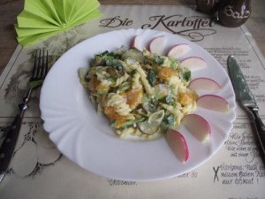 Lauchsalat mit Kartoffelnudeln