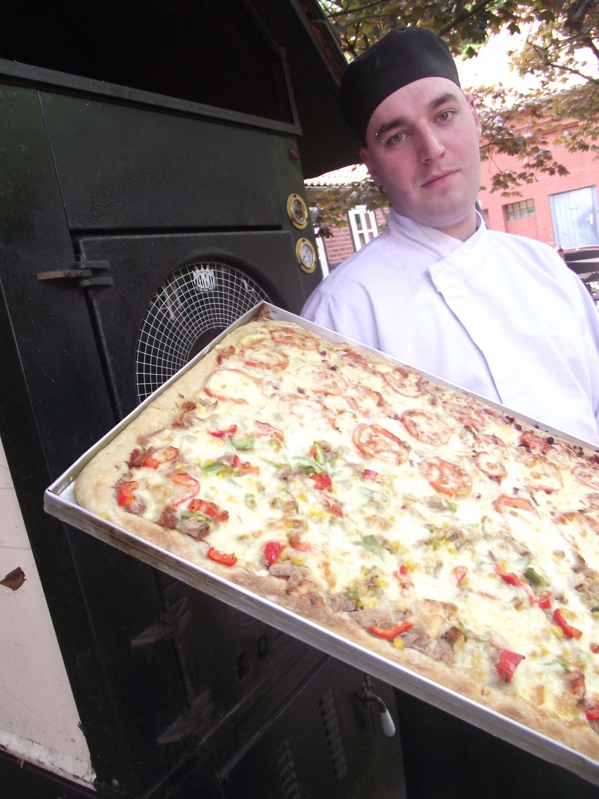 Kartoffelpizza mit Thunfisch oder Schinken