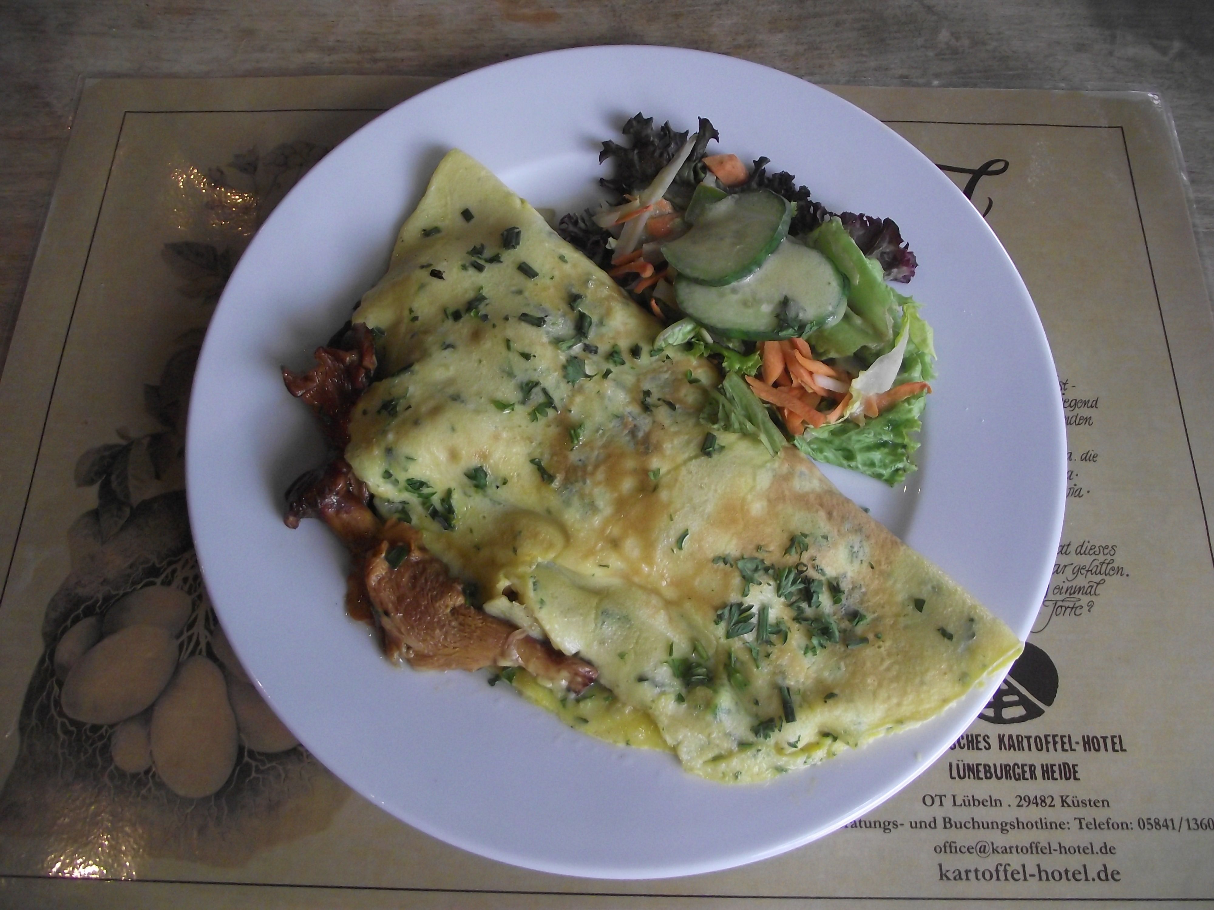 Kräutereierkuchen mit Pfifferlingen