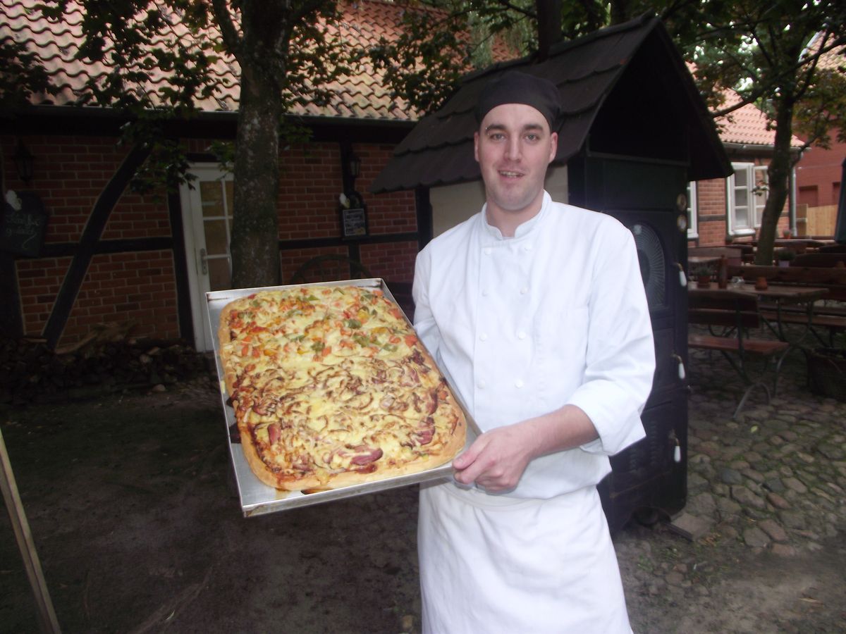 Kartoffelpizza Hawaii