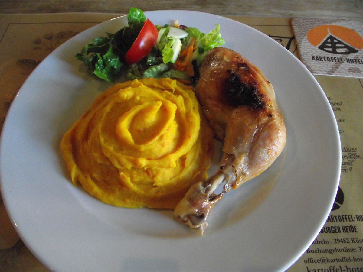 Hähnchenkeule an Kürbispürree