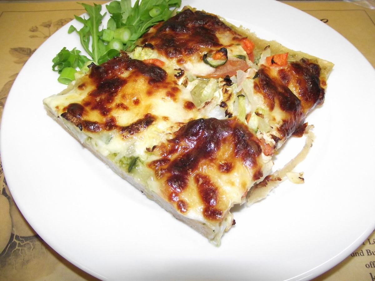 Kartoffelpizza mit Basilikumpesto