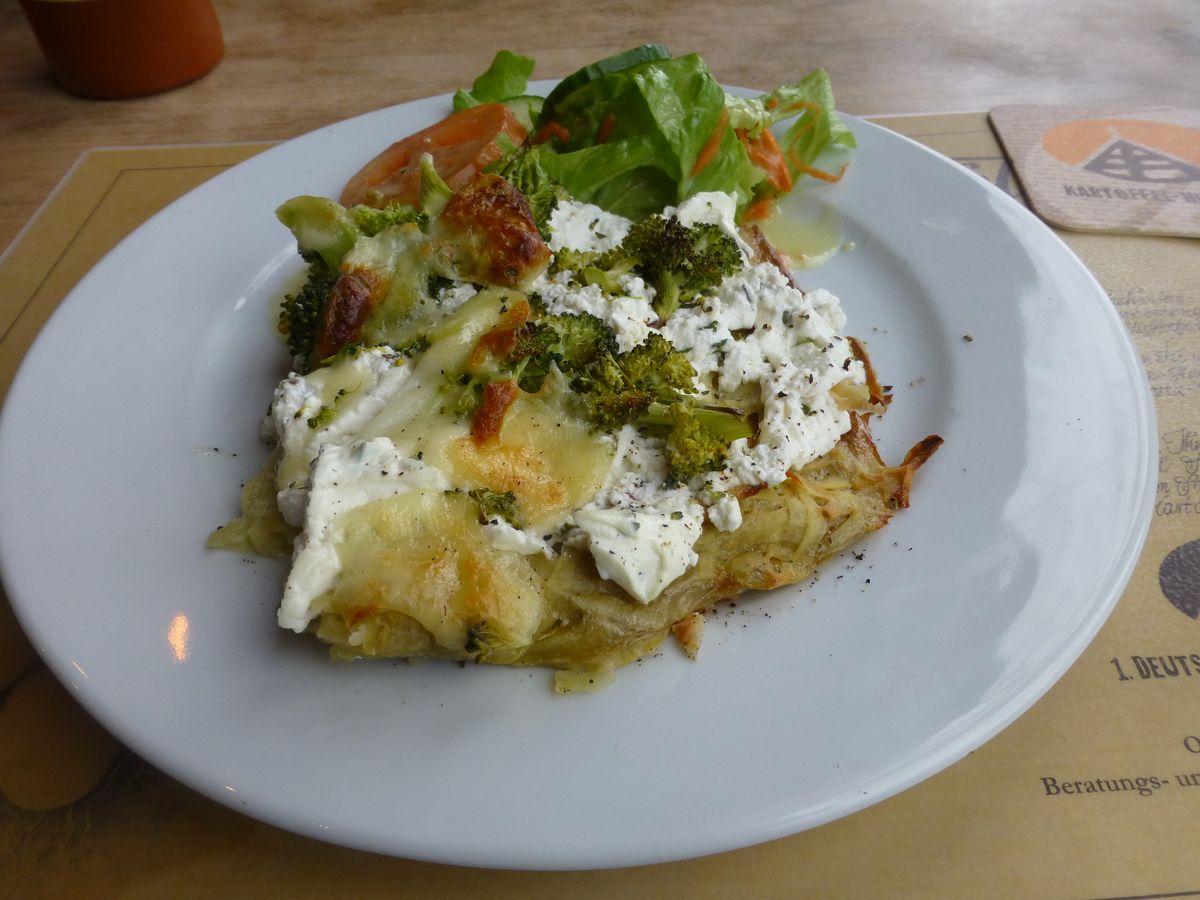 Kartoffelpizza mit Brokkoli