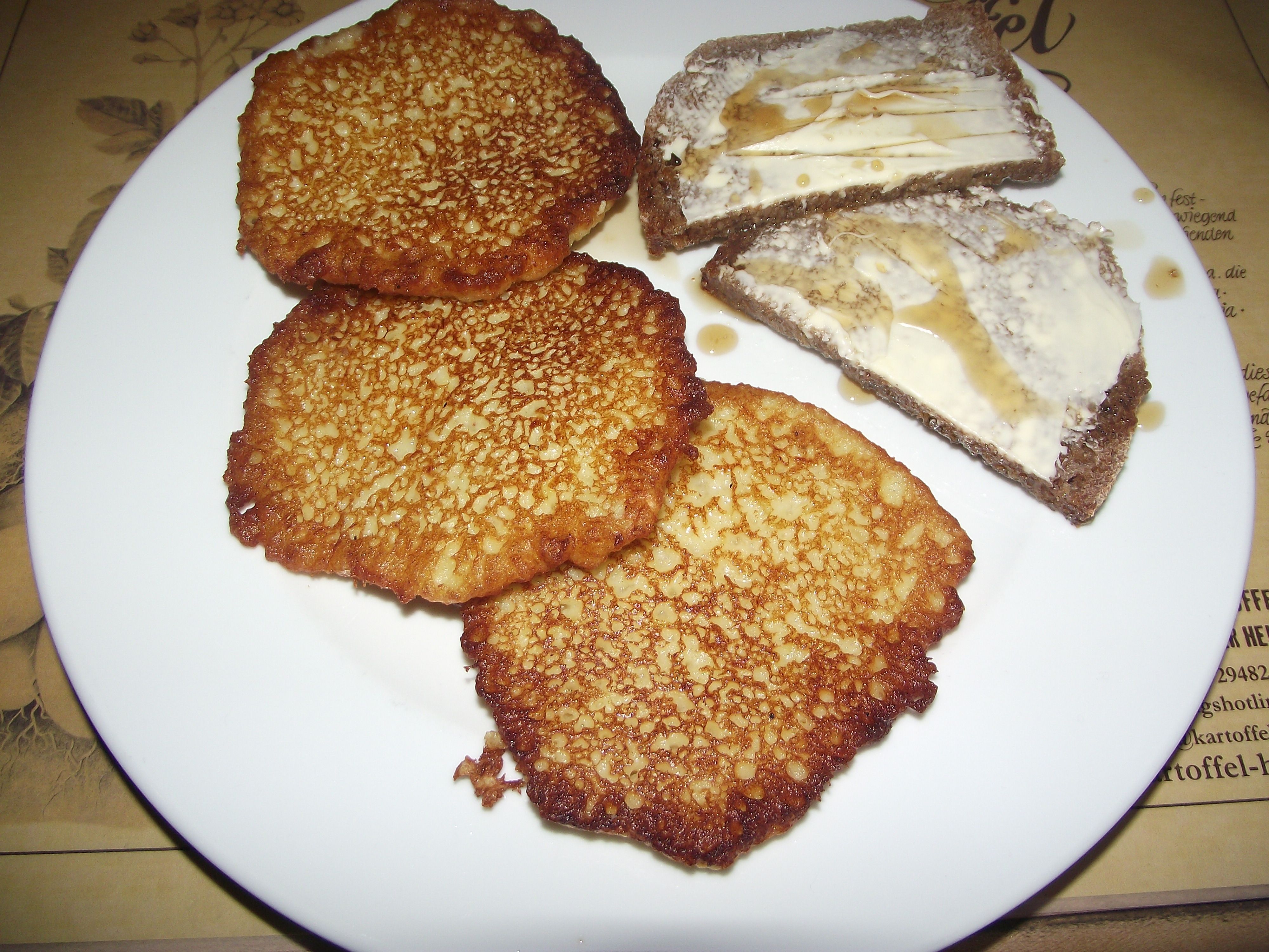 Kartoffelpuffer mit Rübenkraut