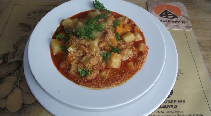 Couscous-Eintopf mit Erdnüssen