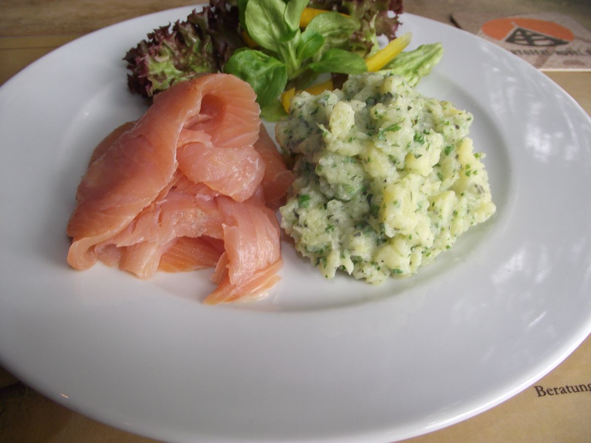 Pfefferminz-Kartoffelpürree mit Lachs