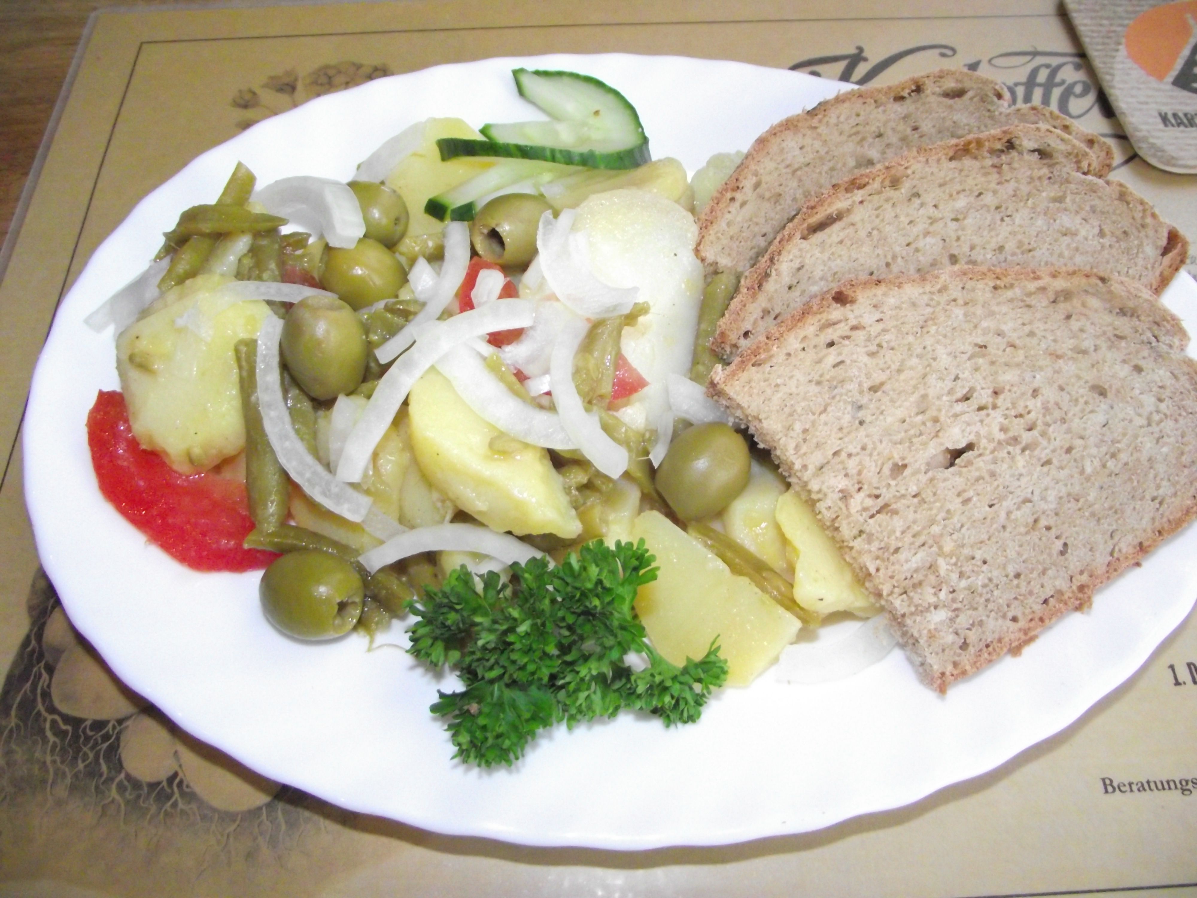 Gemüsesalat mit Kartoffeln