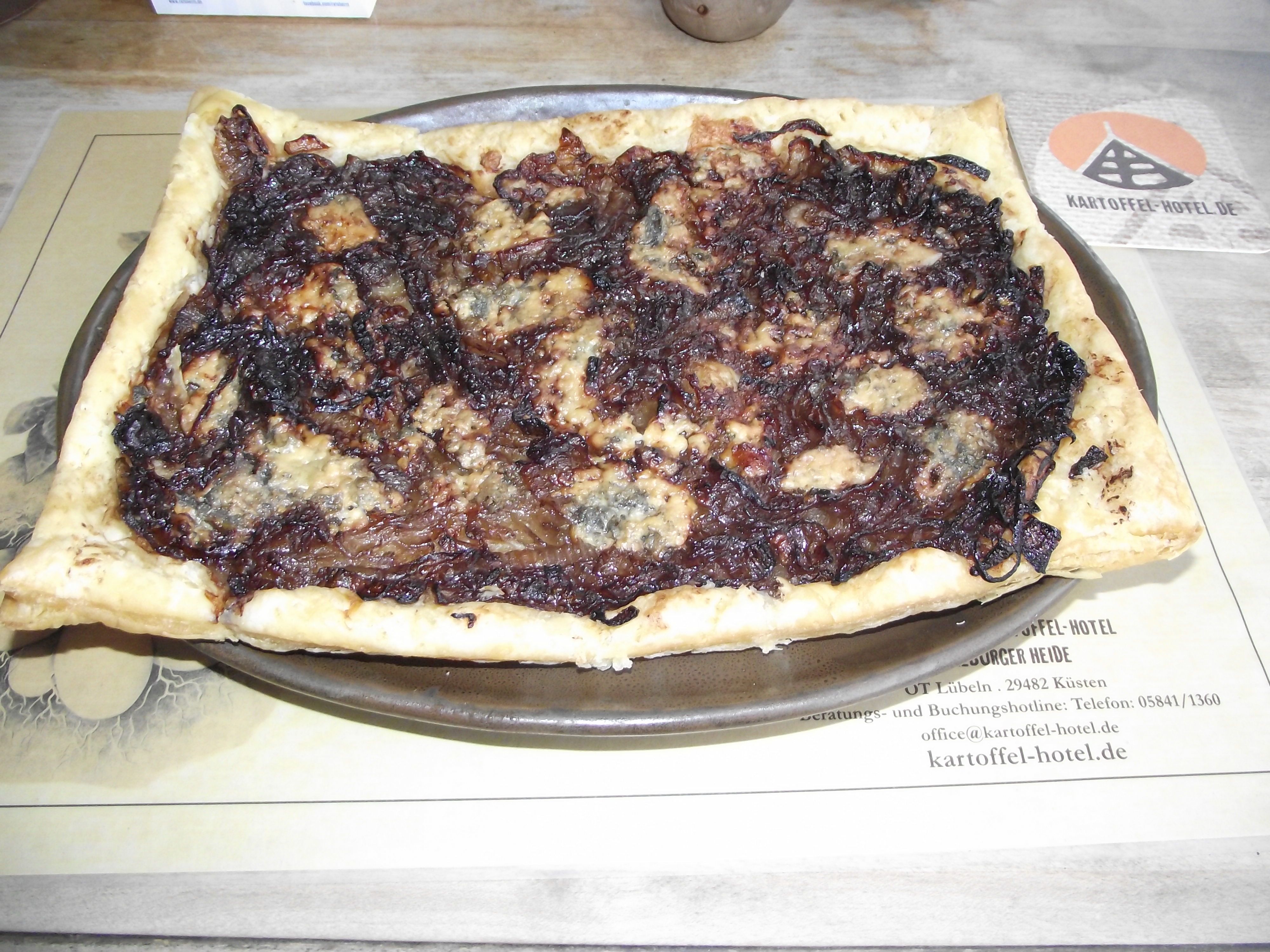 Pizza mit Zwiebel-Confit und Gorgonzola | Heidefarmen Blog