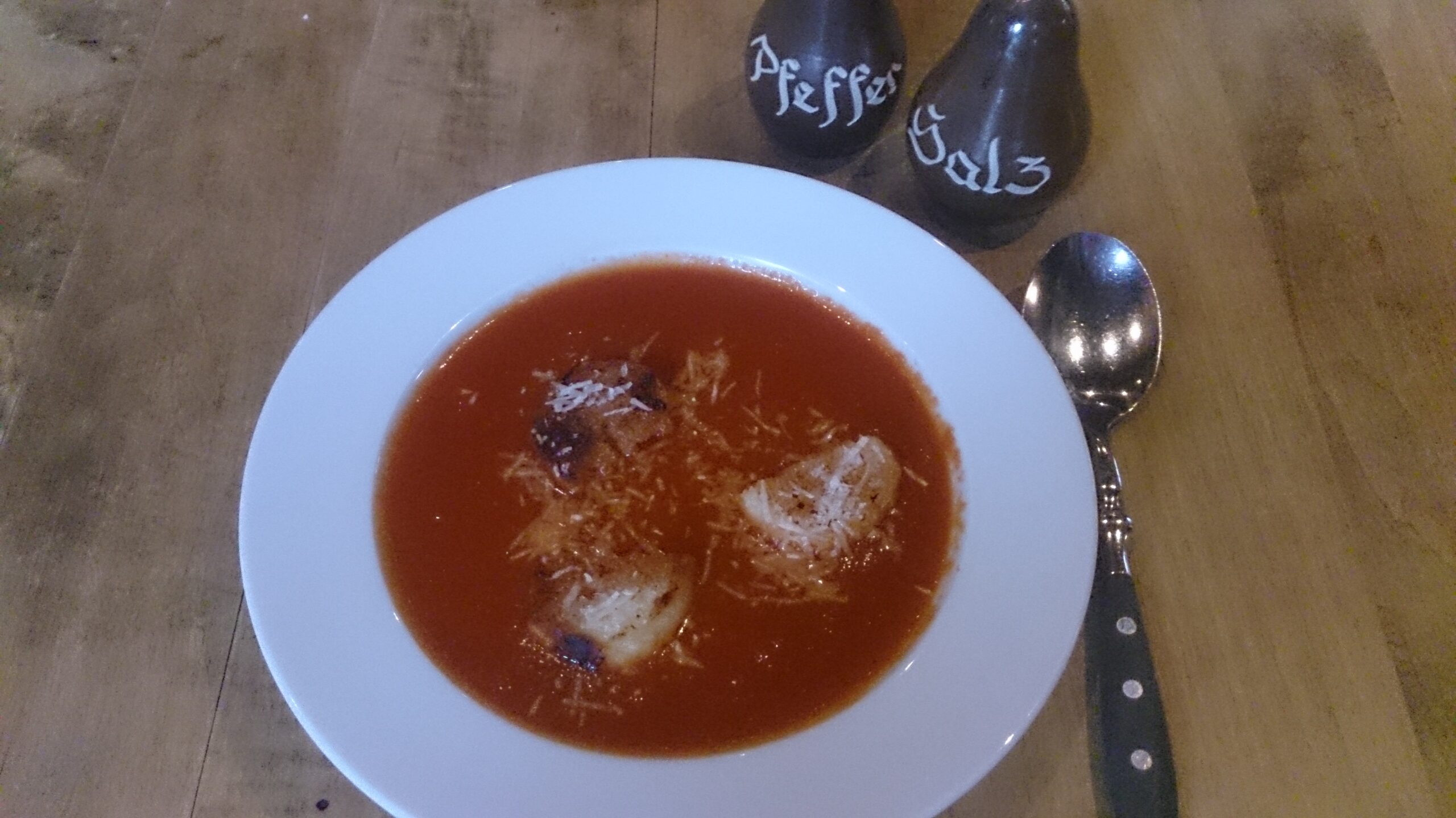Tomatensuppe mit Käsecroûtons | Heidefarmen Blog